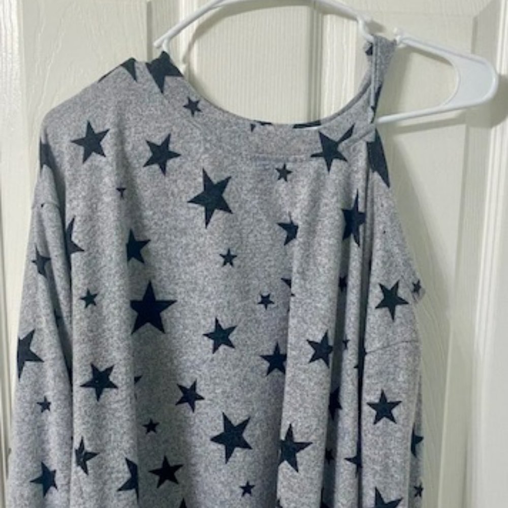 Off Shouldar Sweater